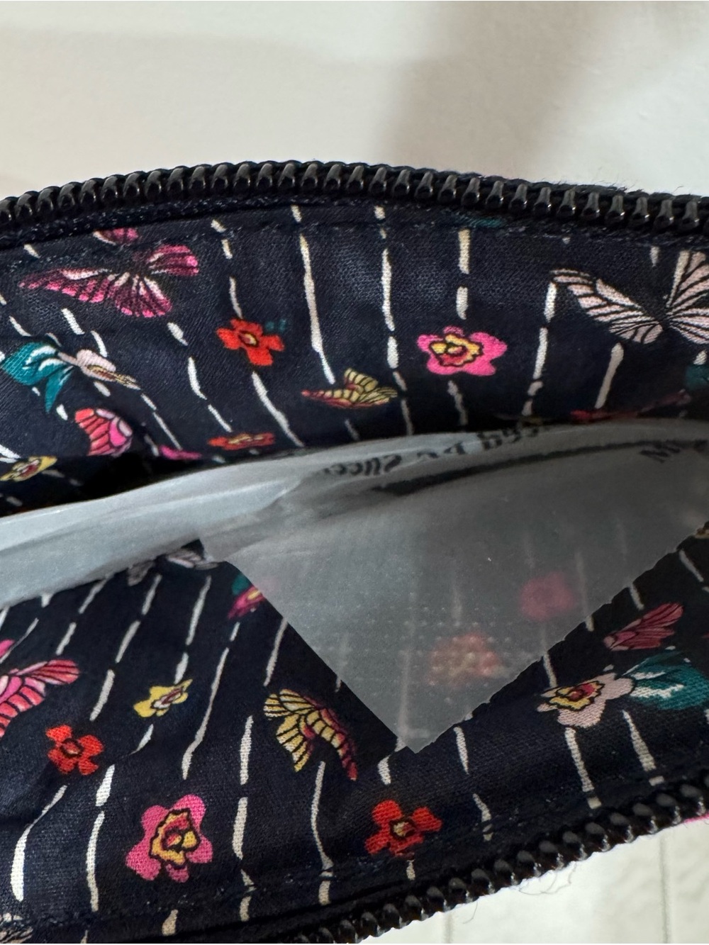 NWT Vera Bradley RFID Mini Hipster in Itsy Ditsy - Retired - Picture 7 of 7